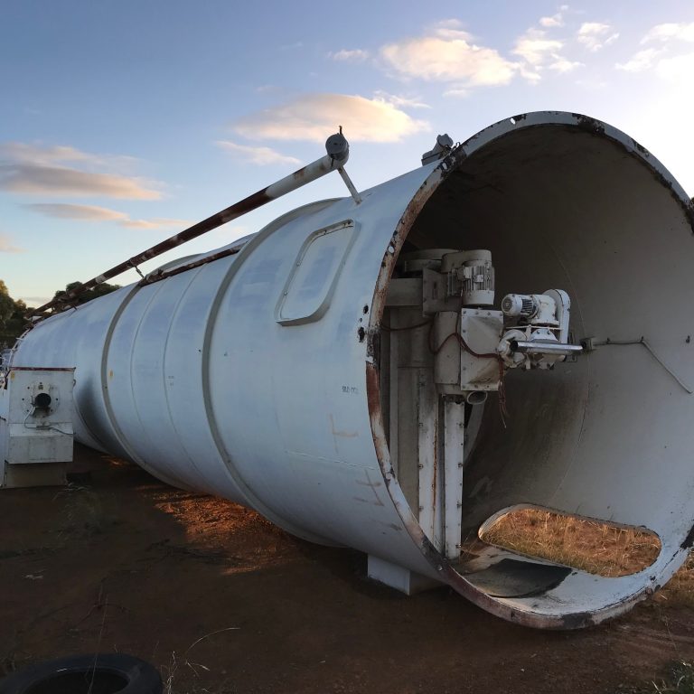 Silo 001