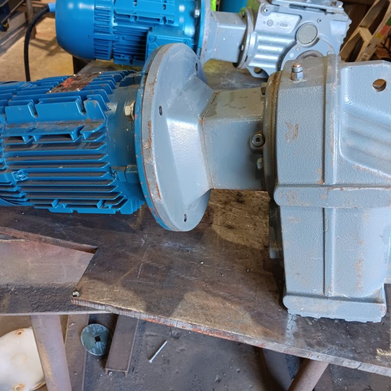 SEW FA57-G AM100 with 3kw motor 001